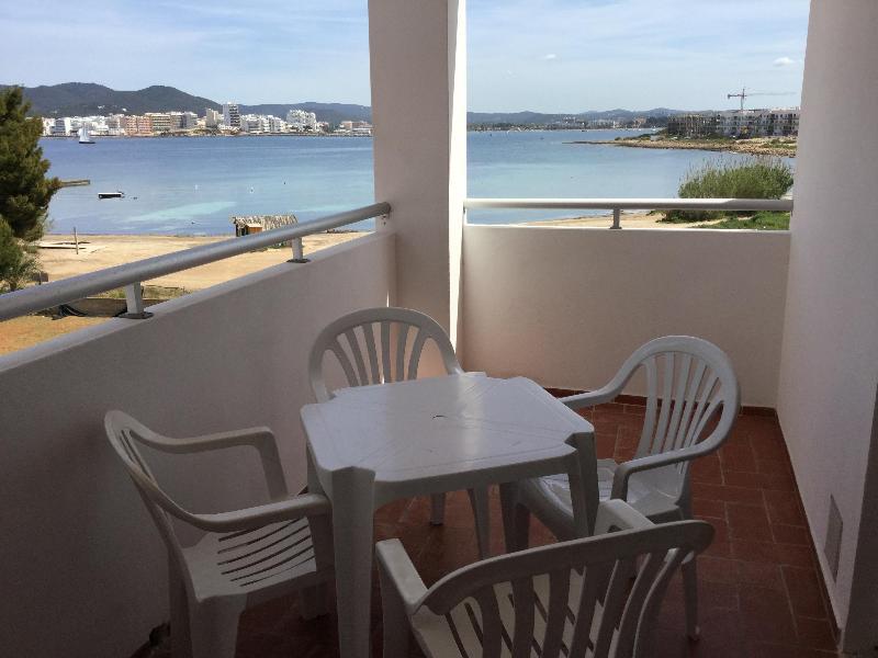 Apartamentos Alba Sant Antoni de Portmany Dış mekan fotoğraf