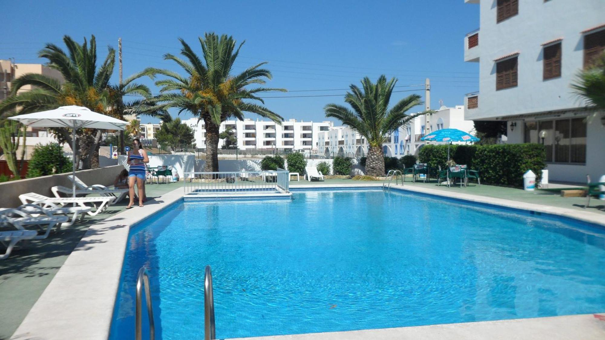 Apartamentos Alba Sant Antoni de Portmany Dış mekan fotoğraf