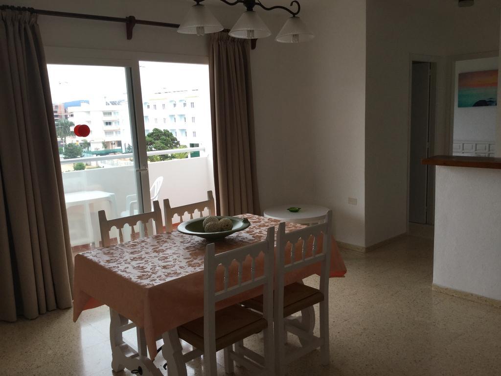 Apartamentos Alba Sant Antoni de Portmany Dış mekan fotoğraf