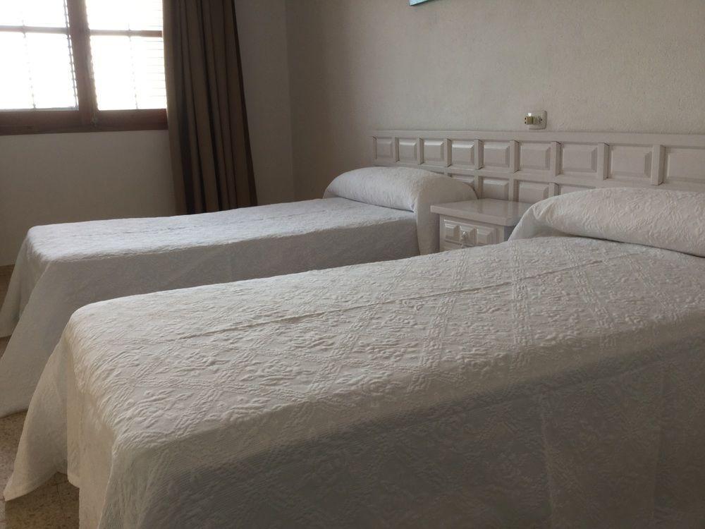 Apartamentos Alba Sant Antoni de Portmany Dış mekan fotoğraf