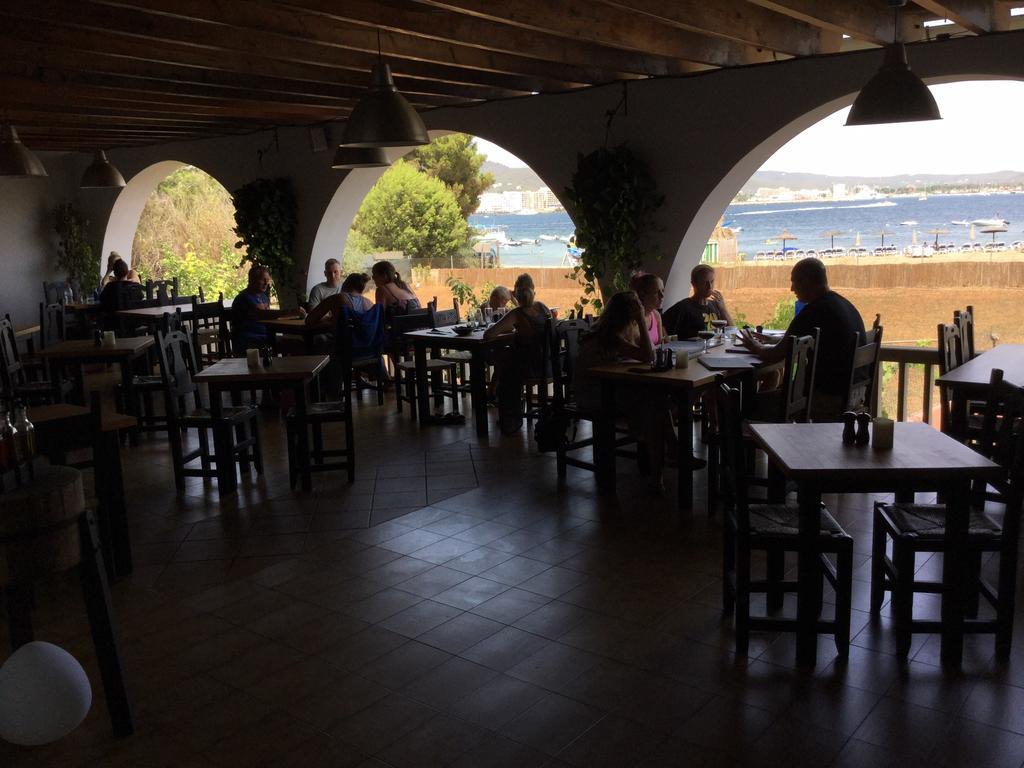 Apartamentos Alba Sant Antoni de Portmany Dış mekan fotoğraf