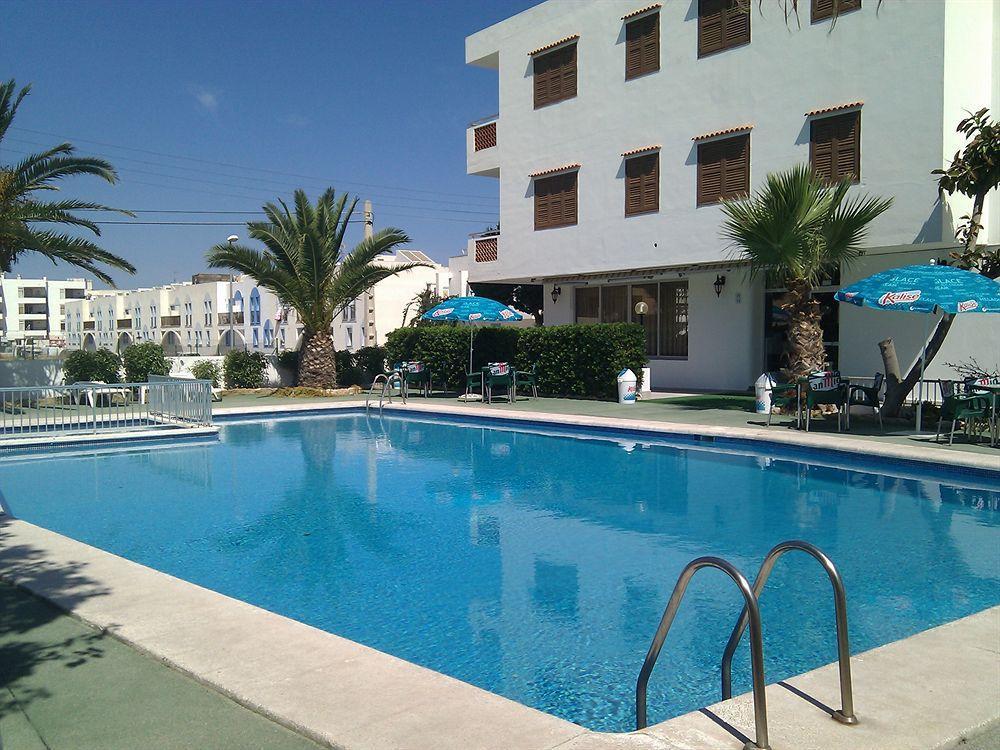 Apartamentos Alba Sant Antoni de Portmany Dış mekan fotoğraf