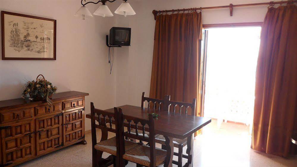 Apartamentos Alba Sant Antoni de Portmany Dış mekan fotoğraf